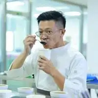 江承哲